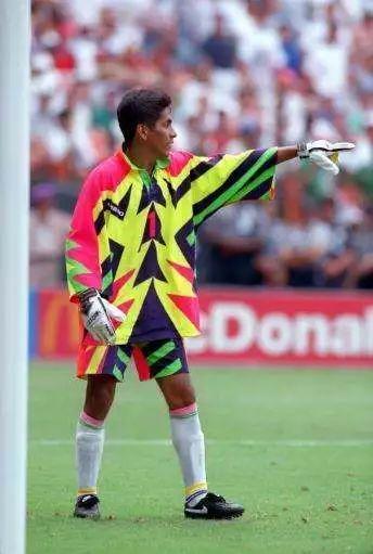 法国队1994世界杯球衣合影（世界杯经典球衣图鉴 哪一件是你的青春？）