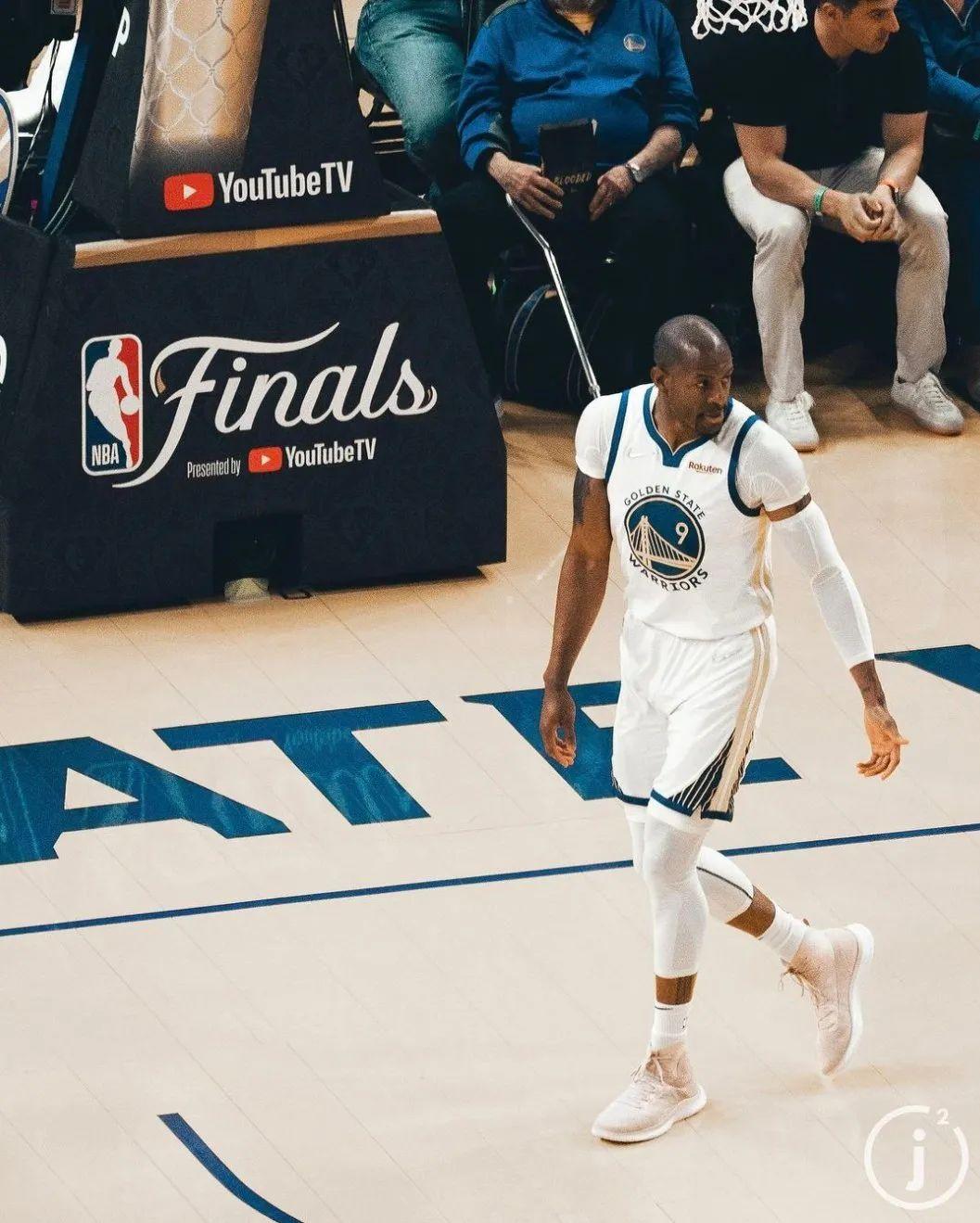 詹姆斯热火时期关键球（伊戈达拉：库里永远的老大哥，总决赛刀过詹姆斯的男人回来了）