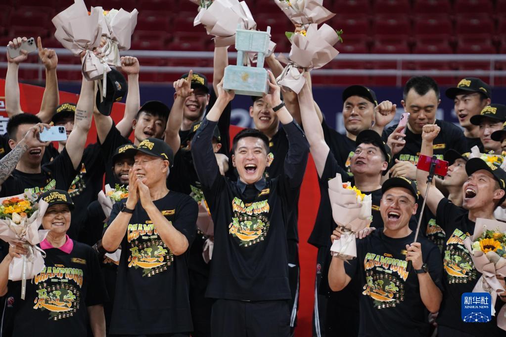 cba总冠军第三场（辽宁横扫广厦时隔4年再度问鼎CBA总冠军）