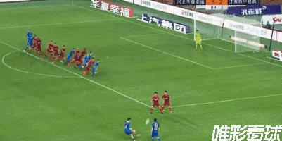 李昂任意球破门击碎不胜怪圈(第2分钟,他轰出无解世界波!第85分钟,他又踢丢门前3米绝平球!)