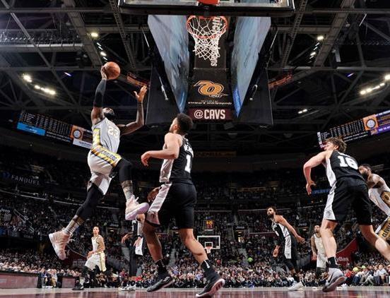 nba为什么没四犯罚球（裁判偏袒投手让詹姆斯愤怒，凭啥只给我4个罚球？NBA规则存在问题）