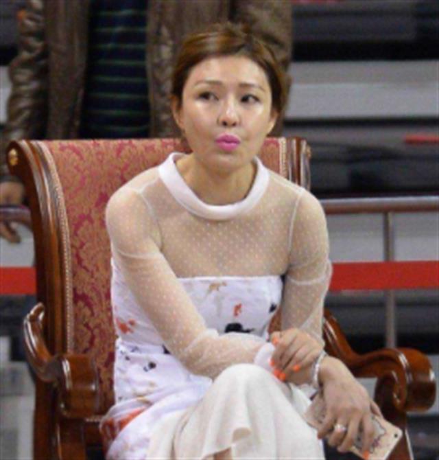 宏远老板娘宏远老板娘吴迪简介(吴迪:易建联的老板娘)