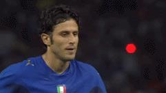 意大利队拿世界杯冠军(在丑闻阴云中神奇夺得世界杯冠军!那支意大利是多少人的青春?)