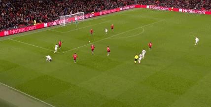 范德贝克失误送礼(齐达内红魔首秀…)