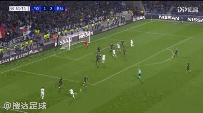 泽尼特反超比分（欧冠又1神剧情：他们主场0-2落后，82分钟绝杀扳平，1分优势晋级）