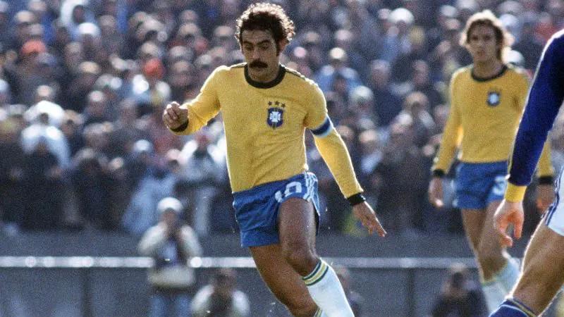 足球过人有哪些经典动作（盘点世界足坛经典过人招式）