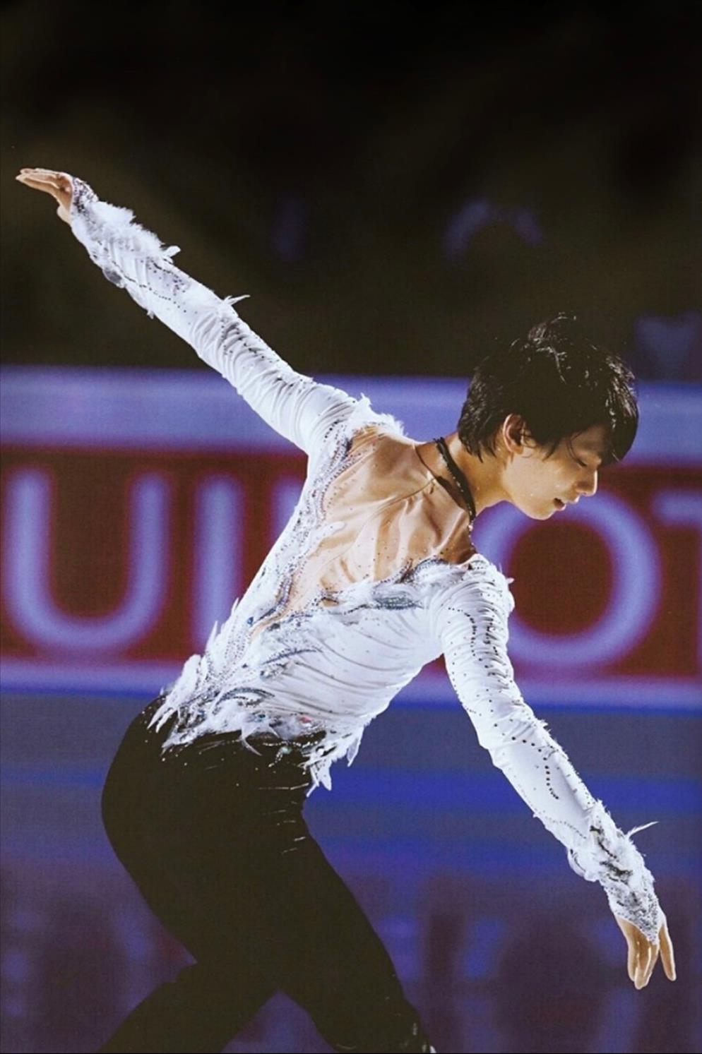 优雅身姿成就传奇(羽生结弦:王者落幕,用身姿书写冰面上的美丽传奇)