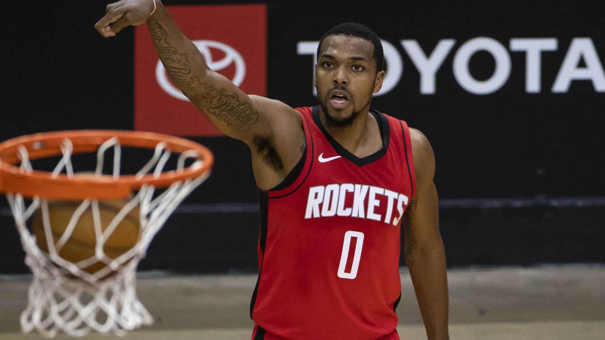 是继续留队还是先签后换（火箭两弃一签！悍将1500万留队，19+8大将转会活塞，布朗也出走）