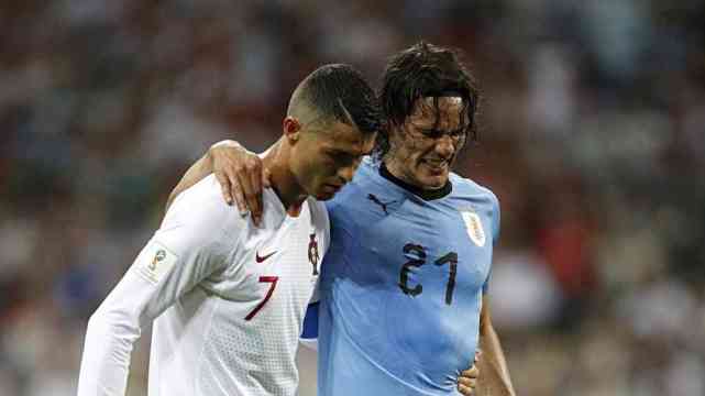 卡瓦尼让出七号给C罗(天生配角?卡瓦尼为C罗让出7号球衣,他的职业生涯始终都在让步)