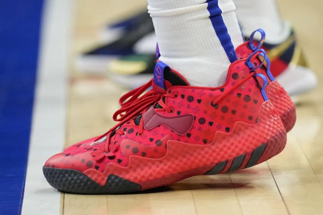 耐克篮球鞋都有哪些明星款(莫兰特、维金斯NBA明星球员季后赛穿了哪些Nike乔丹篮球鞋?)