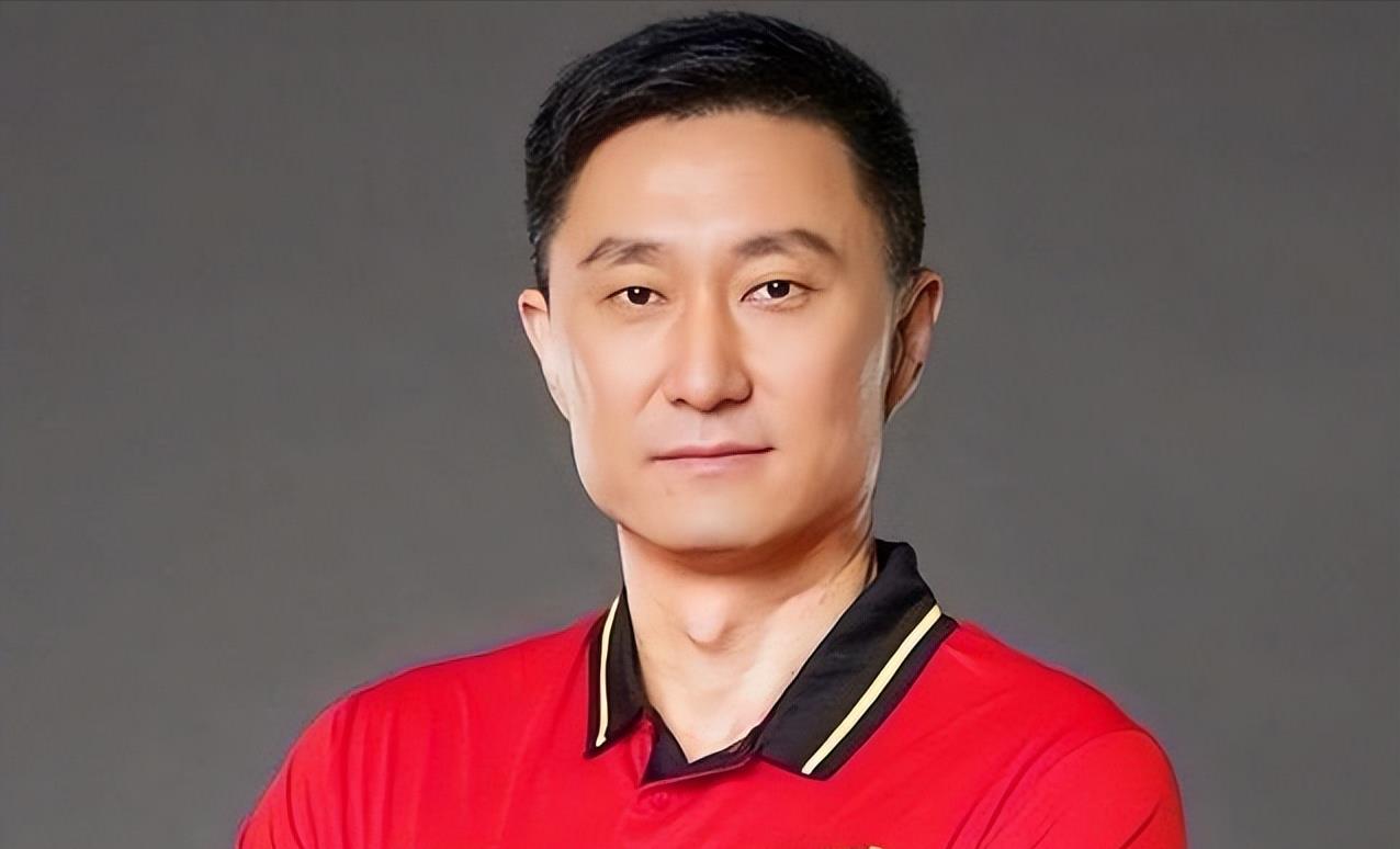 十九年共15位教练（盘点中国男篮历任主教练，从钱澄海到尤纳斯，哪个水平比较高？）