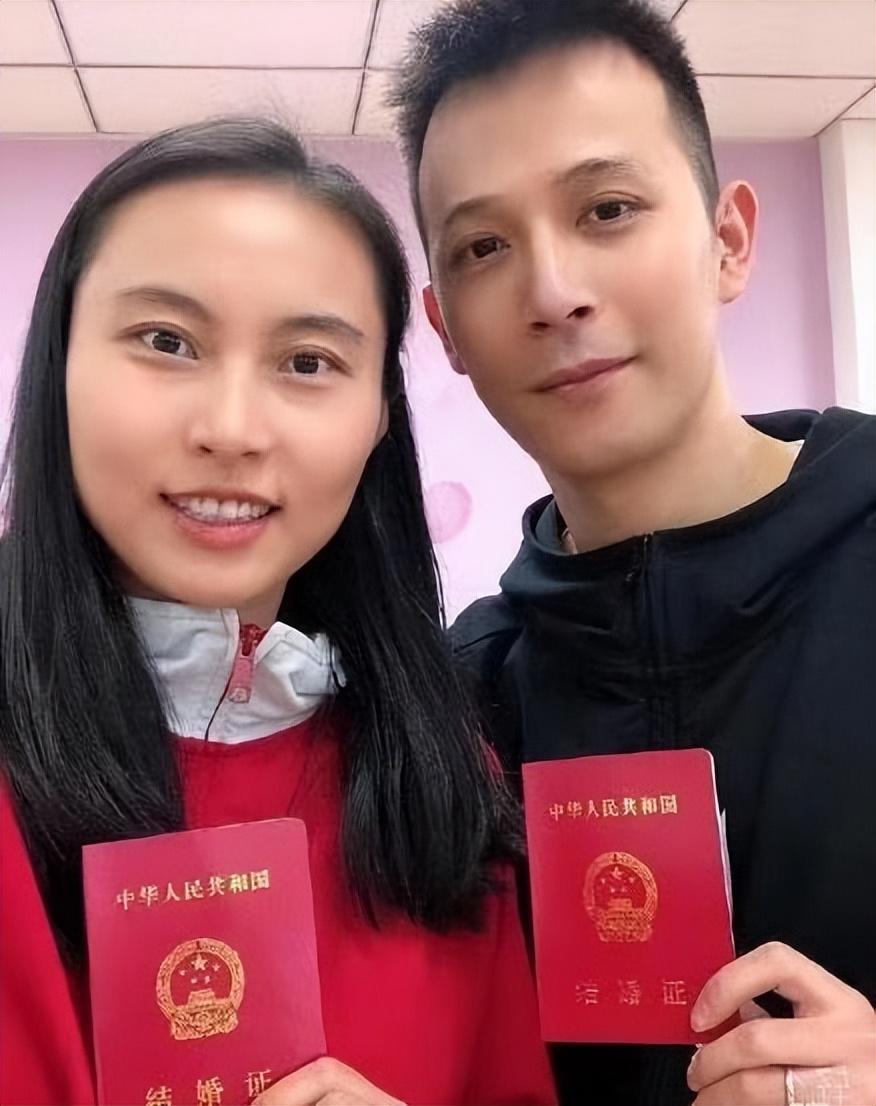 中国最早羽毛球一姐是(国羽一姐王仪涵:54次冠军换不来奥运金牌,退役后嫁师弟终得幸福)