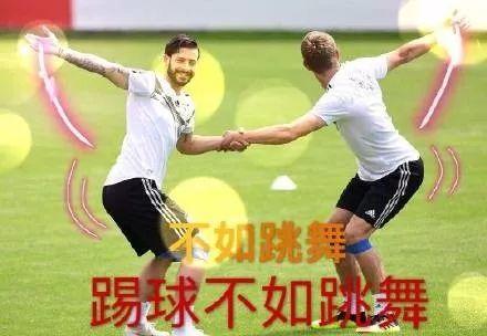 闪电十一人世界杯人物(年纪轻轻看什么世界杯,跟这些永不老去的人一起踢波吧!)