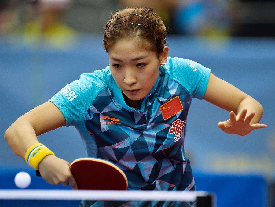 乒乓球怎么判定该谁发球（初学乒乓球业余球友如何接好发球，判断来球长短和旋转其实很简单）