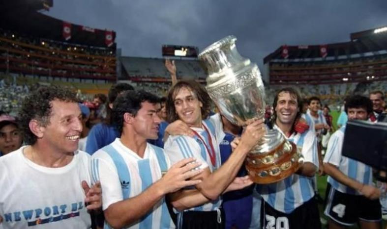 梅西欧洲杯在哪个国家球队（意大利夺取欧洲杯，让拿到美洲杯的梅西，锁定第七座金球奖？）