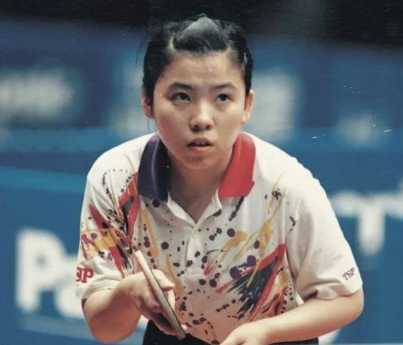 邓亚萍简历个人资料简介毕业学校（她身高1米55，却拿18块金牌，25岁读清华，35岁成剑桥博士，凭啥）