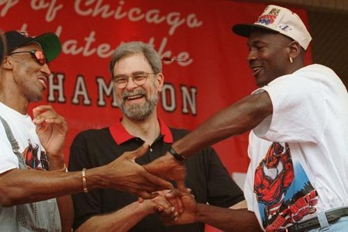 乔丹呆过几个队伍（退役17年, 乔丹从没去过公牛队的主场, 这世间没有无缘无故的恨）