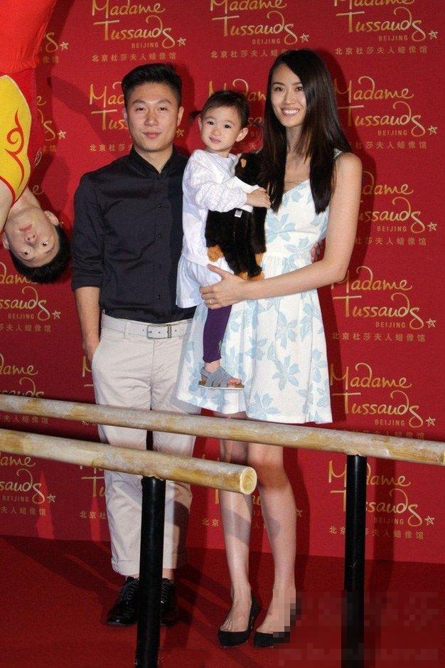 cba哪个球员女友矮（中国体坛5大矮个冠军：妻子不仅美艳还比老公高，最后一位仅1米55）