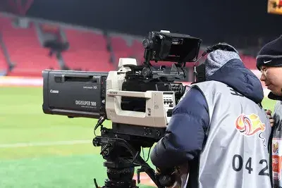 足球中国超级联赛在哪里看直播（统一回复：今年中超，在这儿看）