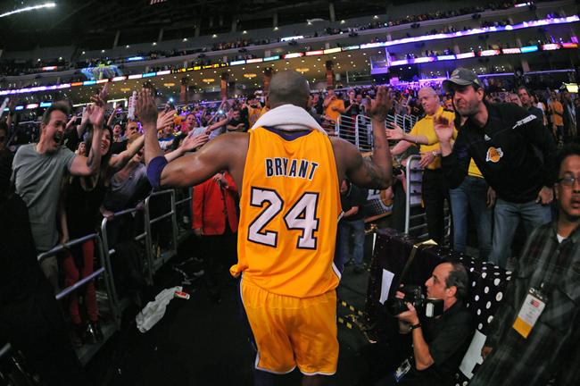 中国足球迷和篮球迷哪个更多(为什么中国的篮球迷多是球星粉,而足球迷多是球队粉?|懒熊涨姿势)