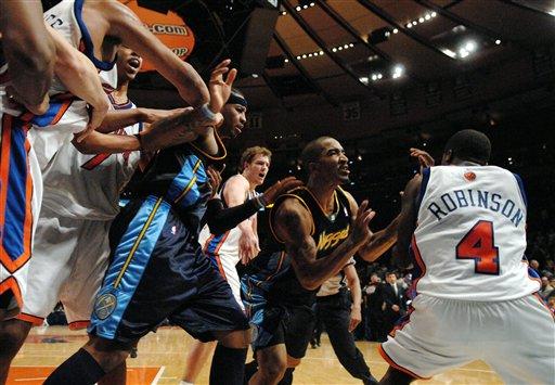 拳击打出脑浆的是谁（盘点NBA五大冲突时刻，一人被打出脑浆）