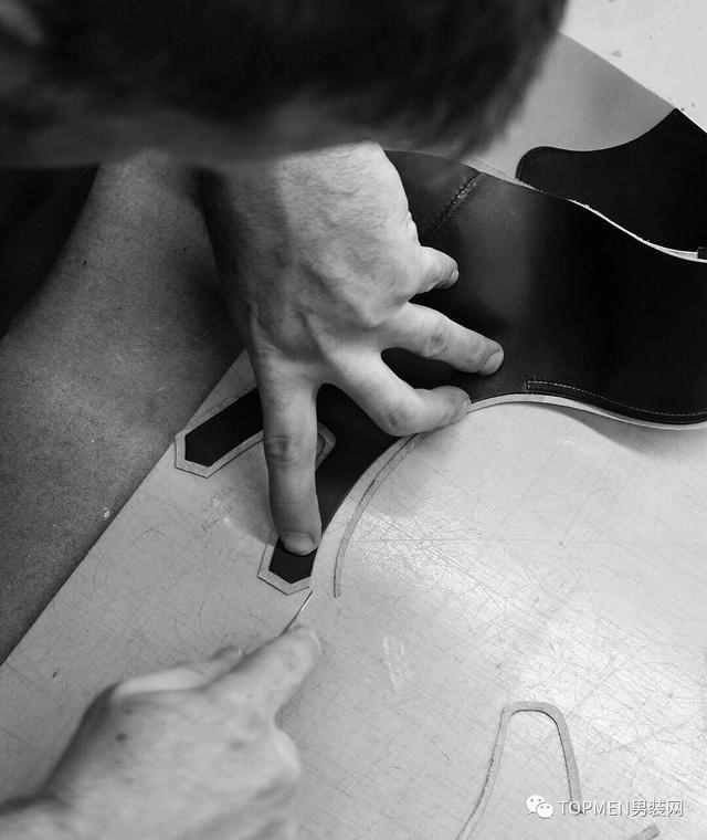 皮鞋网上买什么牌子好（男皮鞋买什么牌子好）