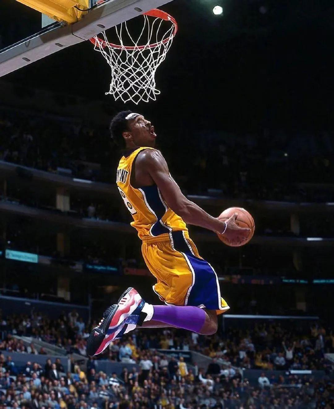 科比上脚过的球鞋（为何拒绝上脚第三代个人签名鞋？科比阿迪达斯时期球鞋全盘点）