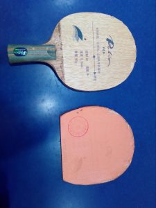 乒乓球胶皮需要除胶吗（快速清理乒乓球胶皮和底板上残留的胶水层，乒乓球爱好者的小窍门）-华海博客