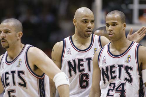 马刺最佳战绩（30队历史最佳和最差战绩：绿军为邓肯摆烂67负 勇士73胜 76人73负）