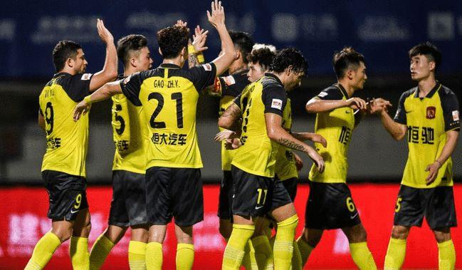 为什么足协禁止归化球员进中超（中超报名名单调整，很受球迷期待的归化球员被撤销报名，原因曝光）