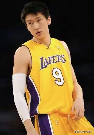 中途被裁的球员能拿到多少薪水（姚明打NBA挣了五个亿？盘点NBA的六位中国球员工资到底有多少）