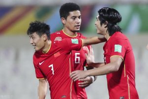 为什么球星踢不进世界杯(痛心疾首!媒体人指出国足不进世界杯的3大原因,球迷:太对了)-华海博客