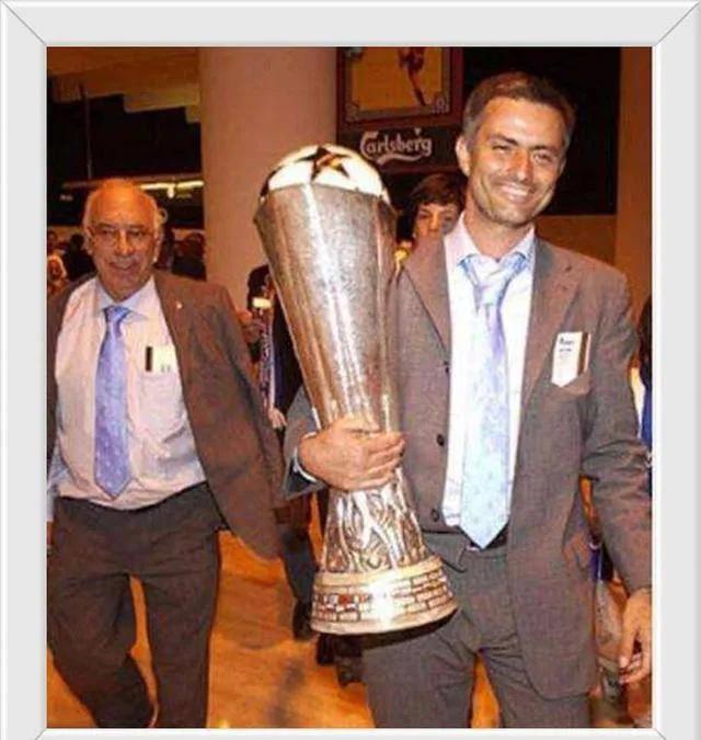 穆里尼奥在曼联拿了几个冠军（穆里尼奥总共获得四次三冠王，他能在罗马再收获三冠王吗？）