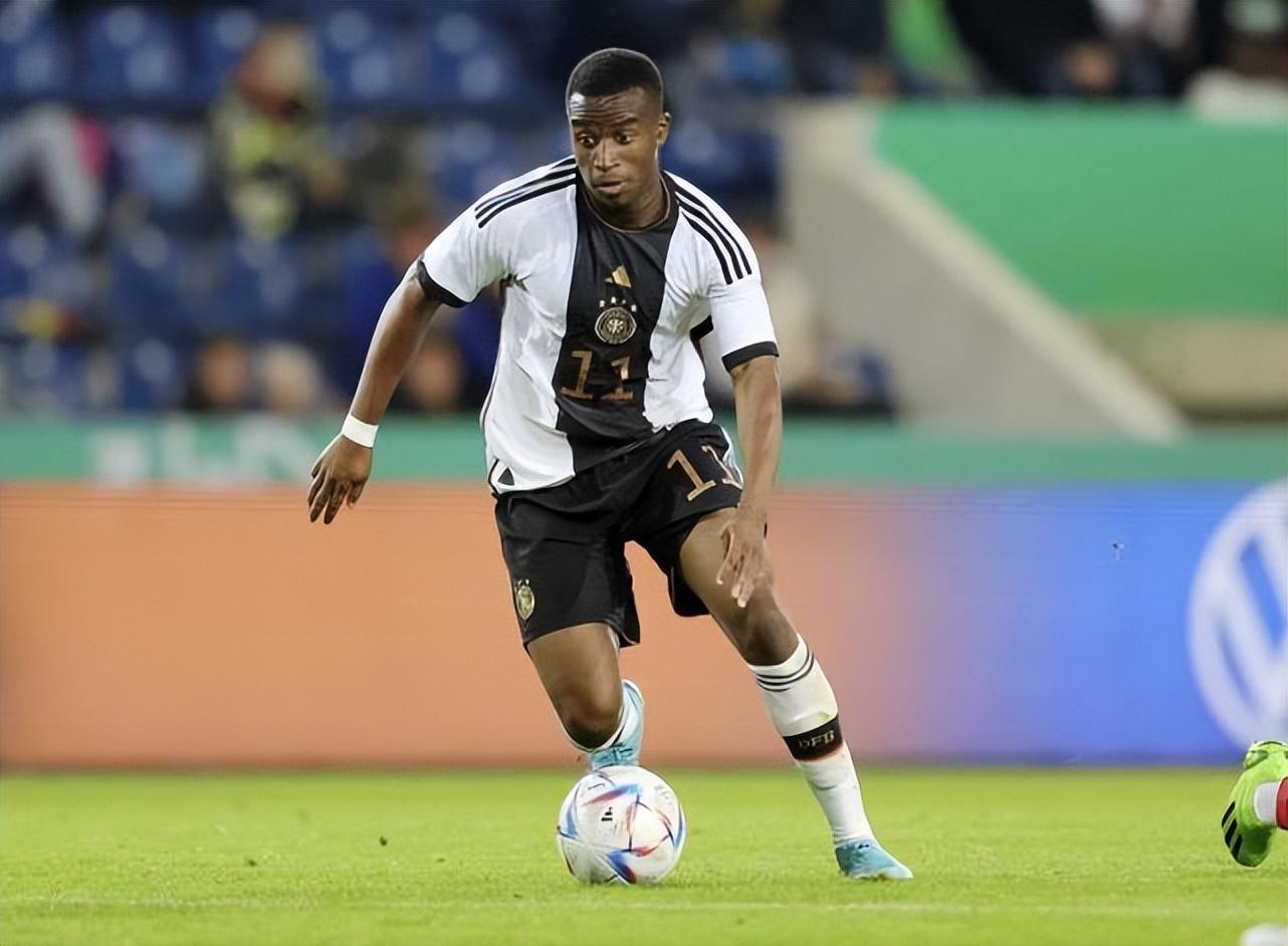 参加世界杯最多球员的国家（不一样的排名！数数卡塔尔世界杯32强“十宗最”，梅罗独占两项）