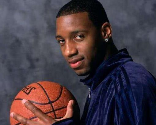 nba球星为什么都打耳洞(NBA戴过耳钉的球星有很多,但是只有这5人能完美驾驭)