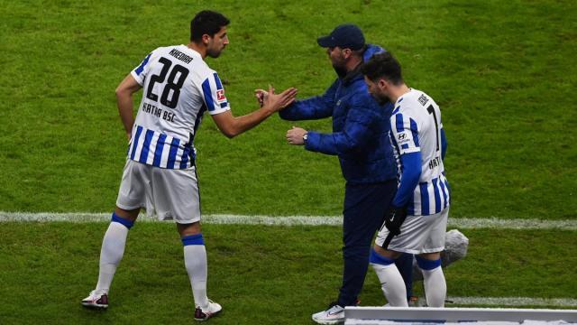 足球82号球星(“脸哥”赫迪拉挂靴:再见,大满贯领袖与被误解的模范8号)