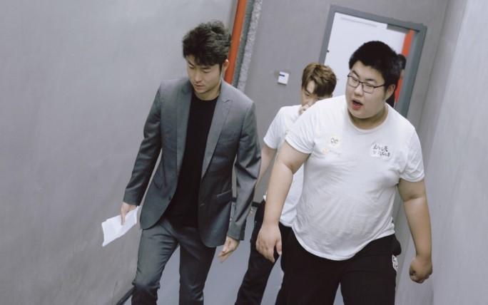 玩电竞输了钱（kpl：威胁选手打假赛？教练敲诈不成反被抓，猜胜负输掉72W）