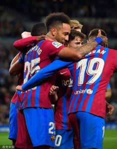 费兰助攻奥巴梅扬破门(西甲-巴萨1-0皇家社会 费兰助攻奥巴梅扬头球破门)-华海博客