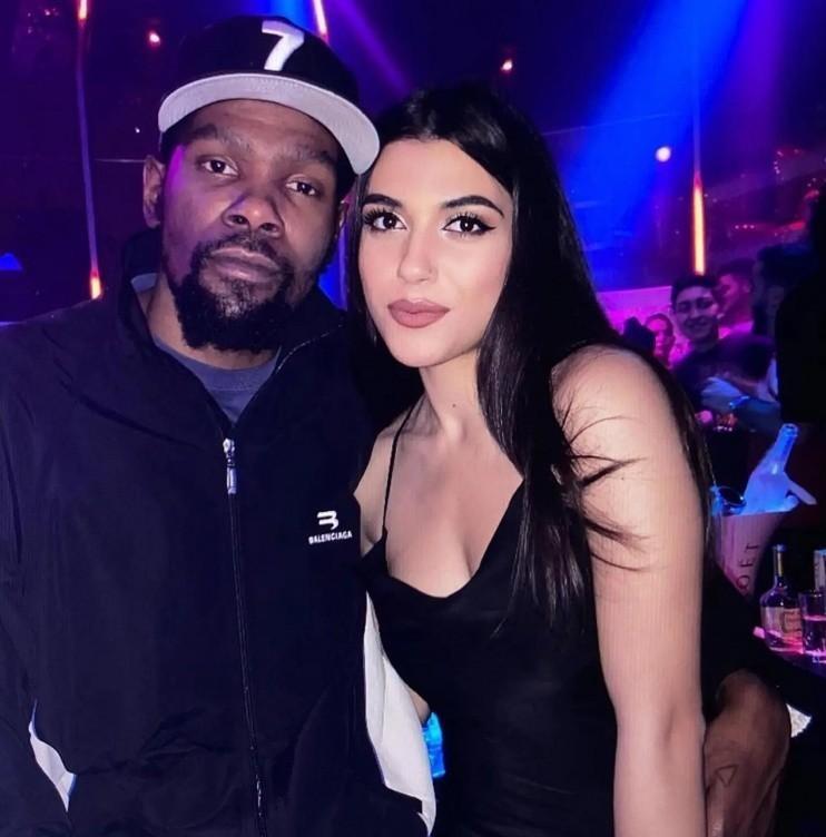 nba官网视频直播(NBA官方免费直播:勇士vs国王/ 篮网VS湖人/爵士VS76人在线观看视频)