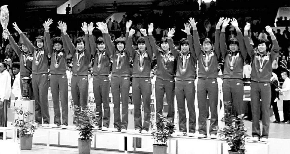 成功卫冕2019女排世界杯冠军（中国女排十夺世界冠军）