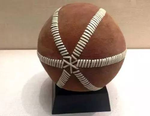 足球是什么样子（足球原来是这个样子的 向不规则的“鞠”致敬！）