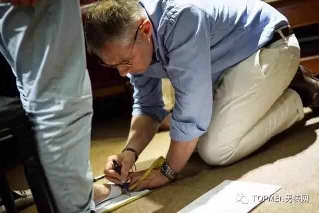 皮鞋网上买什么牌子好（男皮鞋买什么牌子好）