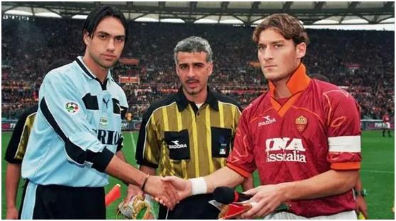 意大利足球队球员图片（意大利总统亲自颁发骑士勋章，内斯塔到底有多强？）