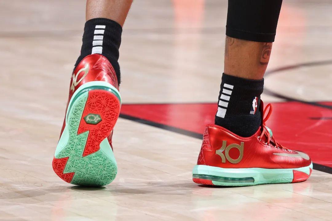 耐克篮球鞋都有哪些明星款(莫兰特、维金斯NBA明星球员季后赛穿了哪些Nike乔丹篮球鞋?)