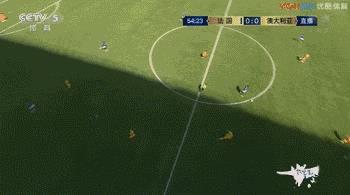 俄罗斯世界杯裁判中间站个外人(关于世界杯视频裁判那些事,这里有你想知道的一切信息!)