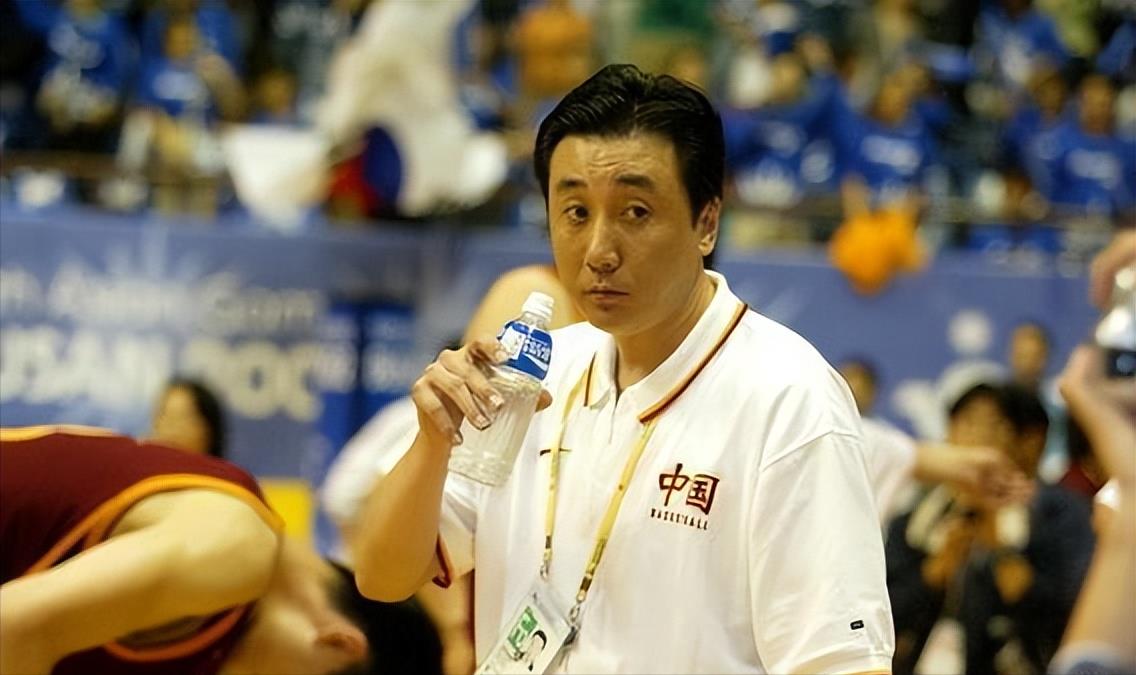 十九年共15位教练（盘点中国男篮历任主教练，从钱澄海到尤纳斯，哪个水平比较高？）