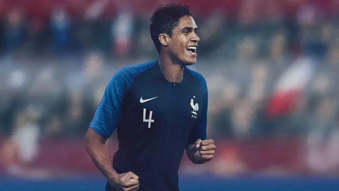 法国队1994世界杯球衣合影（世界杯经典球衣图鉴 哪一件是你的青春？）