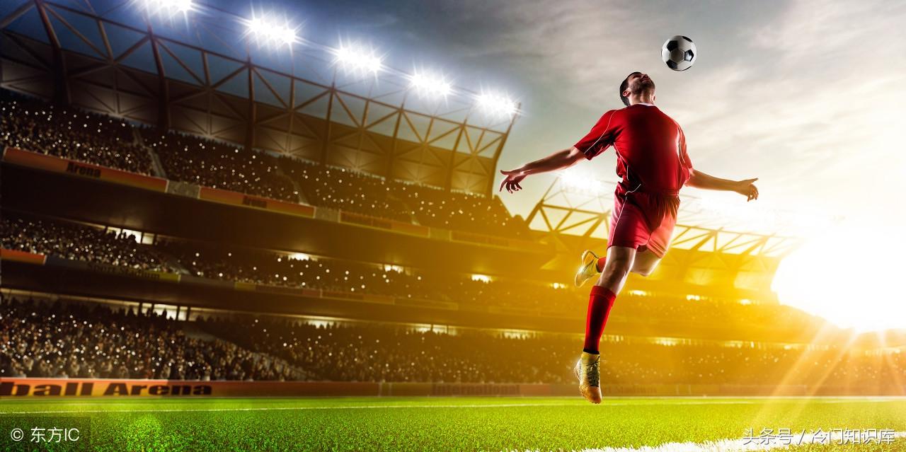 足球红黄牌是什么意思(足球场上的红、黄牌是怎么出现的?灵感竟然来源于红绿灯)