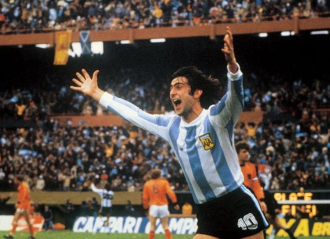 法国队1994世界杯球衣合影（世界杯经典球衣图鉴 哪一件是你的青春？）