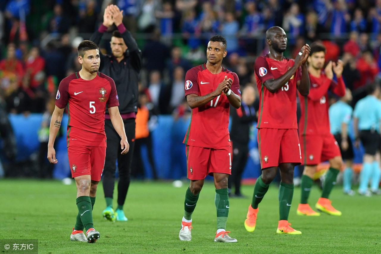 足球哪个国家最强前十(全球十大足球强国,五星巴西位居第一,意大利无缘俄罗斯世界杯)